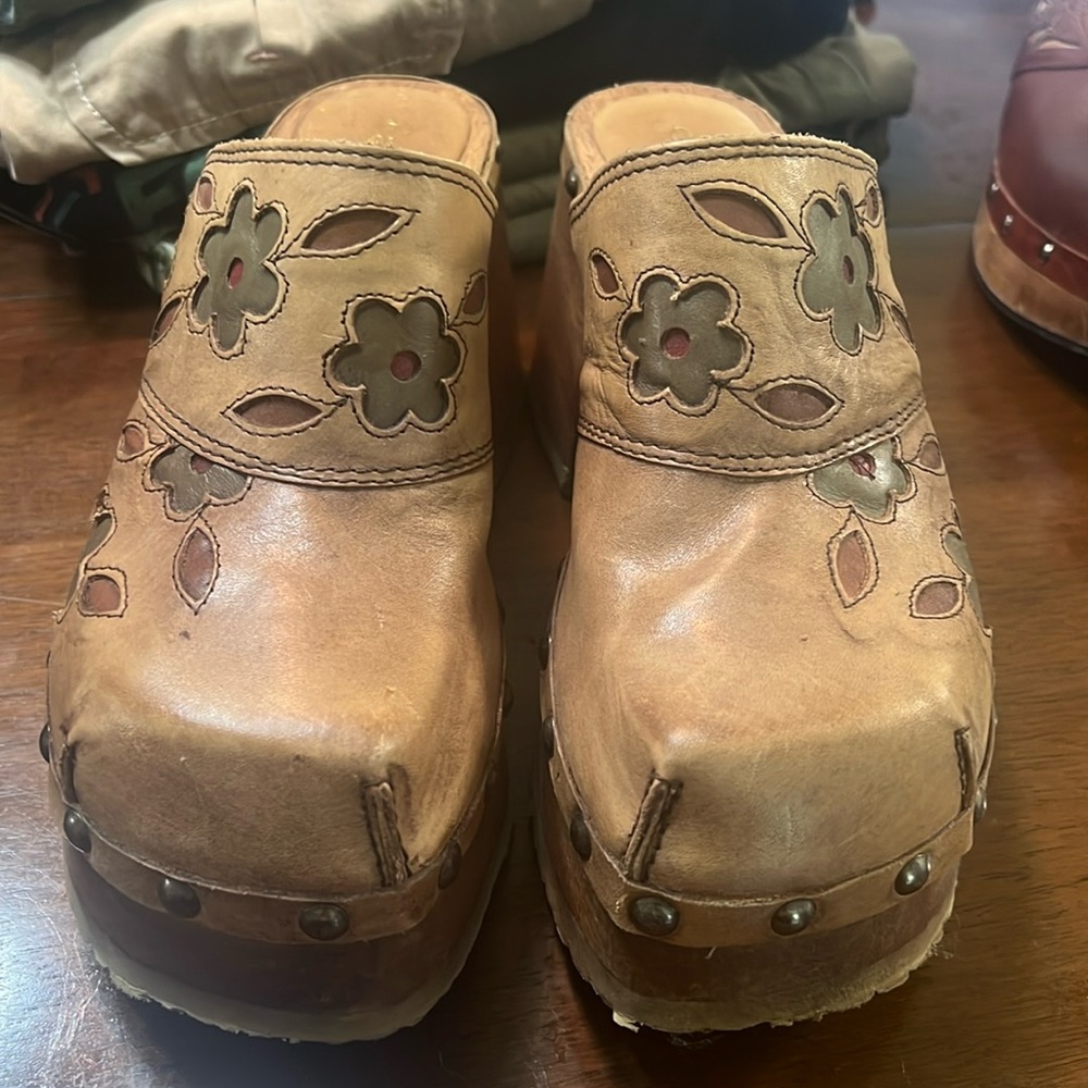 Candies wood leather vintage flower clogs shoes slides sandals 7 1/2
